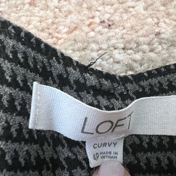 Petite Curvy Straight Cropped Cuff Pant in Houndstooth - Picture 5 of 7